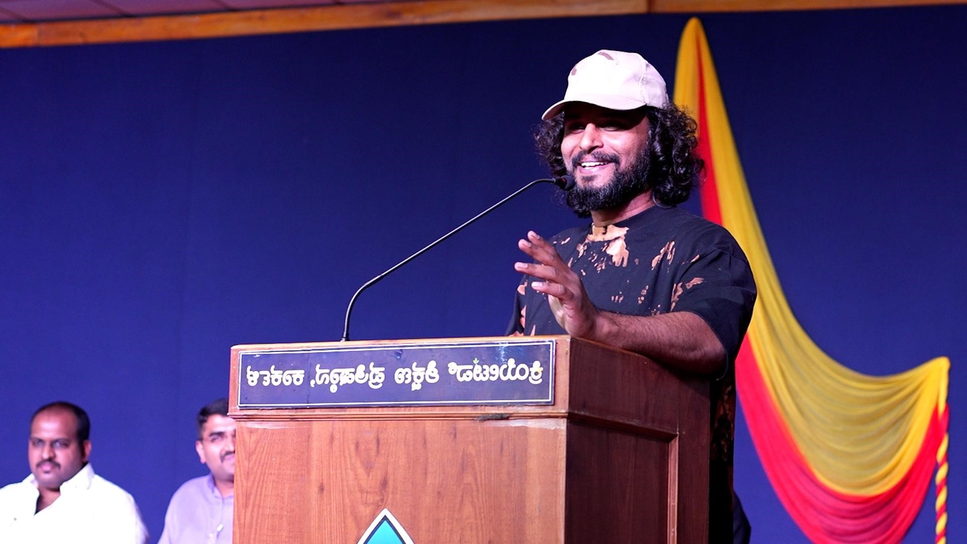 Testimonial background 2